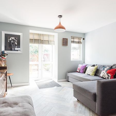 Second Nest Nine Elms Apartment London Bagian luar foto